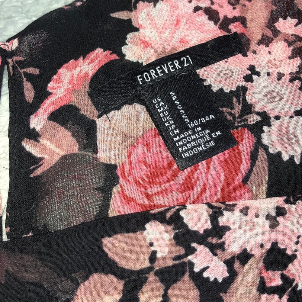 Rose Pattern Tank Top - Picture 3 of 4